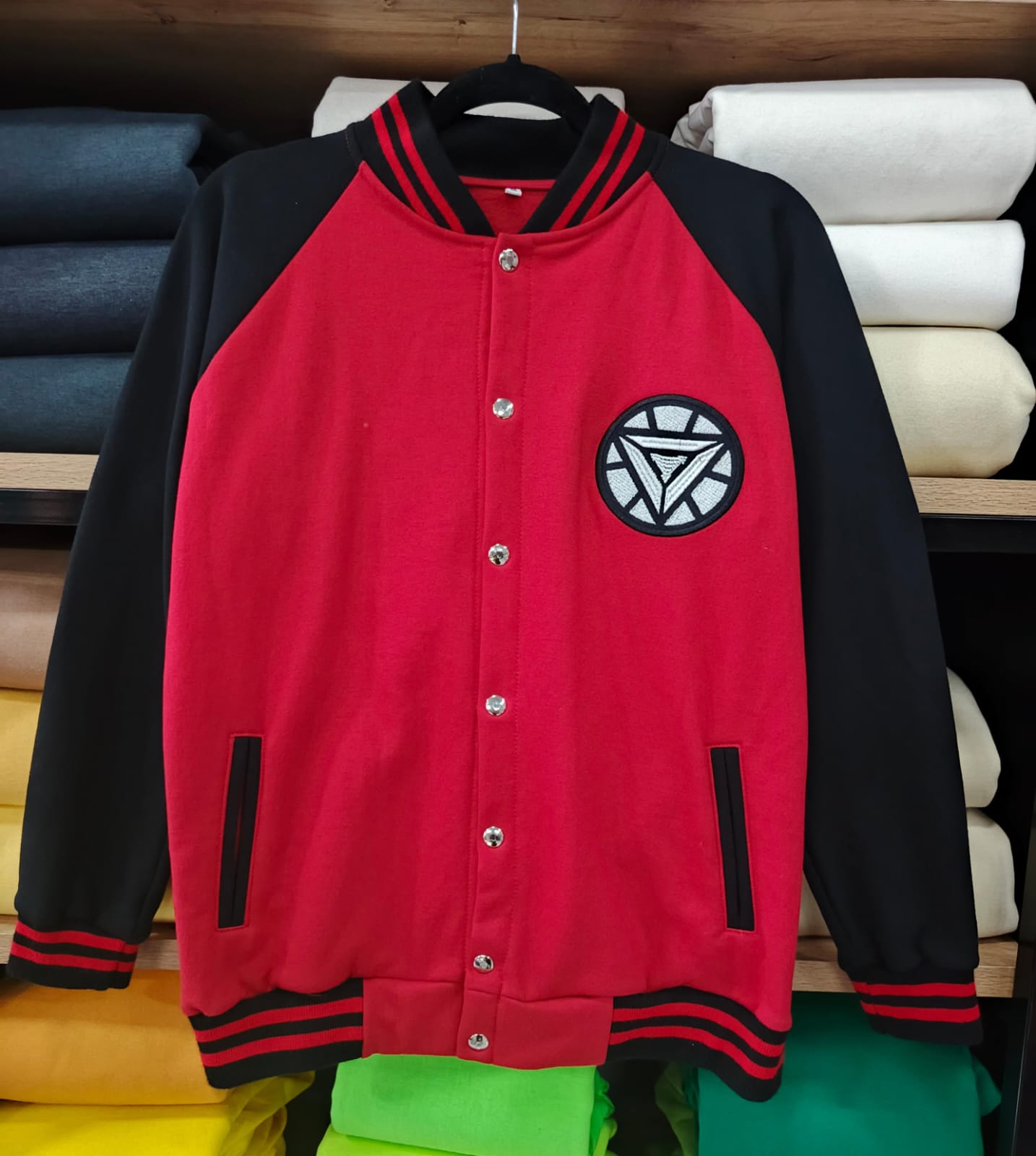 🦾 CHAQUETA IRON MAN – 50%OFF